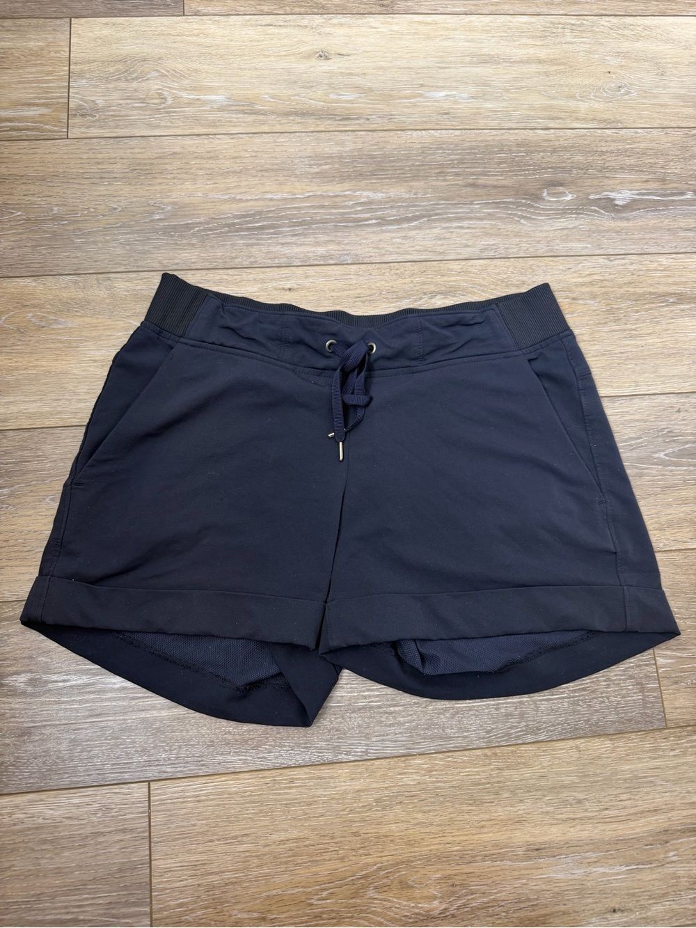 Athleta Black Drawstring Athletic Shorts Sz 8